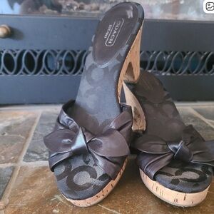 Coach Karen Bow Front Open Toe Cork Heels with bow detail black and Tan size 7.5